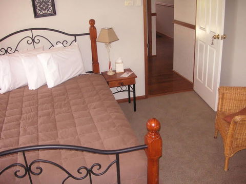 Rosedale Bed & Breakfast - Accommodation Main Beach 2