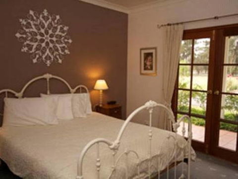 Rosedale Bed & Breakfast - Accommodation Main Beach 4