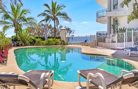 Oceanside Resort - Accommodation Main Beach 0