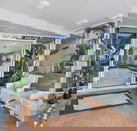 Beachside Resort - Kawana Waters - Accommodation Main Beach