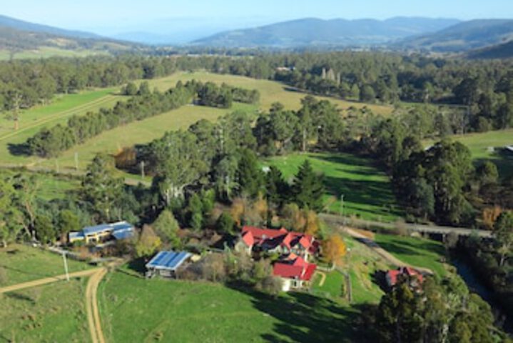 Grove TAS Accommodation Main Beach