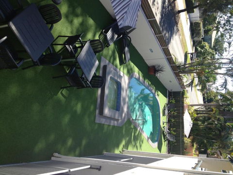 Noosa Parade Holiday Inn - Accommodation Main Beach 4
