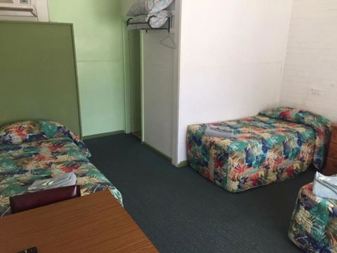 Governors Hill Motel - Accommodation Main Beach 3