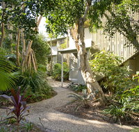 The Retreat Beach Houses - Accommodation Main Beach