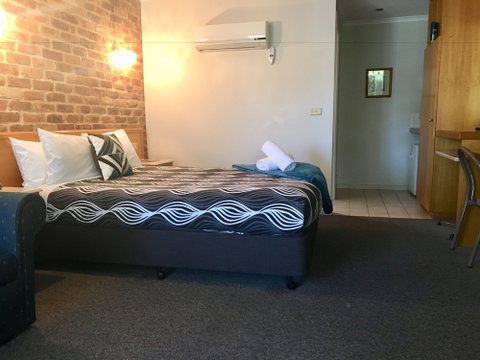 Paddle Wheel Motel - Accommodation Main Beach 4