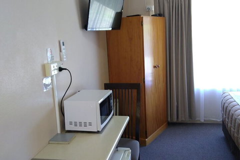 Armidale Rose Villa Motel - Accommodation Main Beach 7