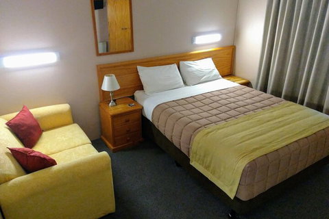 Armidale Rose Villa Motel - Accommodation Main Beach 3