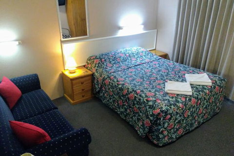 Armidale Rose Villa Motel - Accommodation Main Beach 4