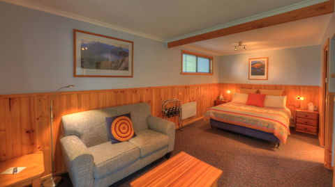 Derwent Bridge Chalets & Studios - Accommodation Main Beach 5