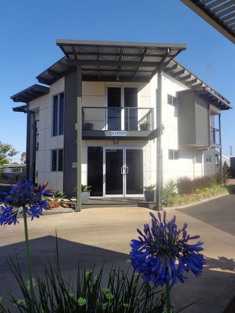 Smart Stayzzz Inns Clermont - Accommodation Main Beach 2