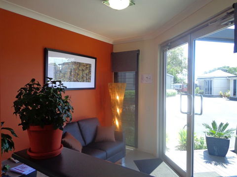 Smart Stayzzz Inns Clermont - Accommodation Main Beach 5