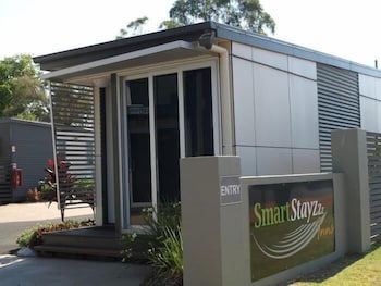 Smart Stayzzz Inns Clermont - Accommodation Main Beach 0