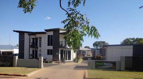 Smart Stayzzz Inns Clermont - Accommodation Main Beach 4