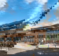 Southend Hotel - Accommodation Main Beach