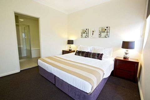 Astina Serviced Apartments - Central - Accommodation Main Beach 3