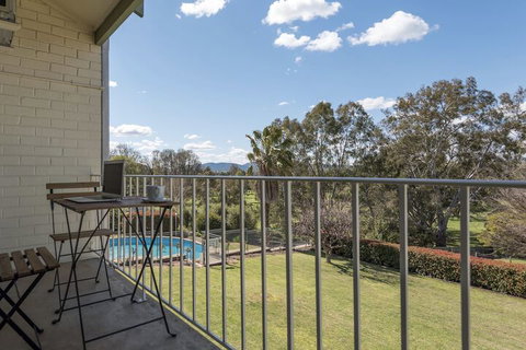 Harriet House Tumut - Accommodation Main Beach 5