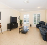 Colonial Court Villas - Accommodation Main Beach