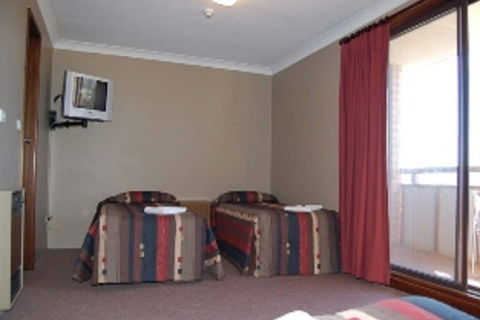 Southern Cross Motor Inn - Accommodation Main Beach 3