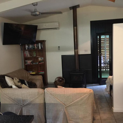 Figtree Getaway - Accommodation Main Beach 4
