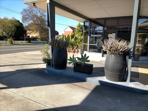Country Motor Inn Singleton - Accommodation Main Beach 0