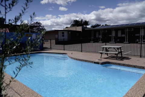 Country Motor Inn Singleton - Accommodation Main Beach 1