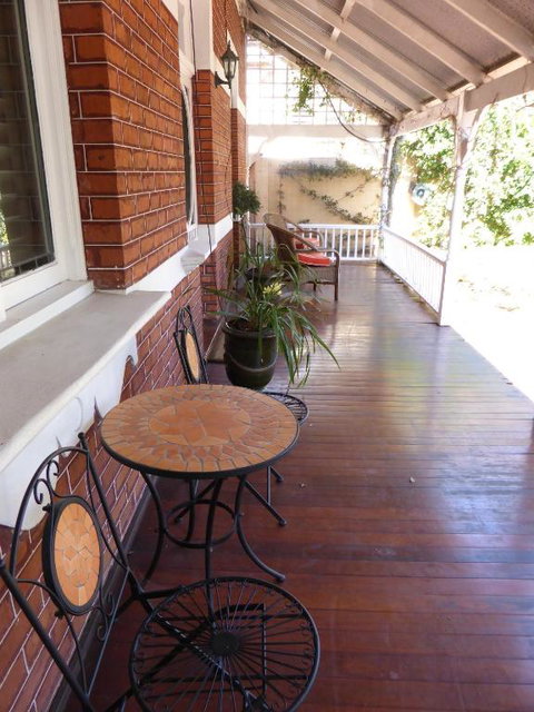 Lakeside Bed & Breakfast - Accommodation Main Beach 2