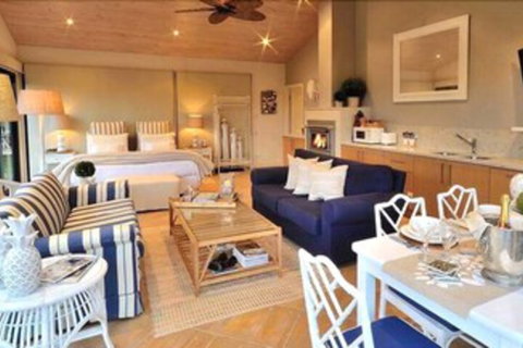 The Outlook Cabana - Accommodation Main Beach 4