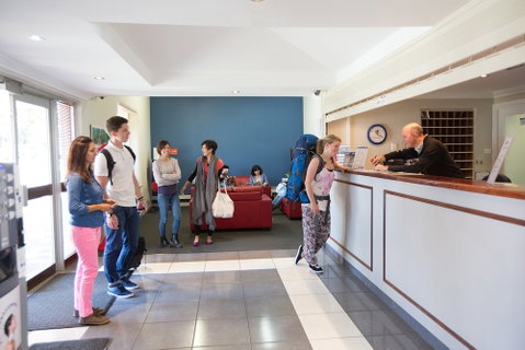 Beatty Lodge - Accommodation Main Beach 2