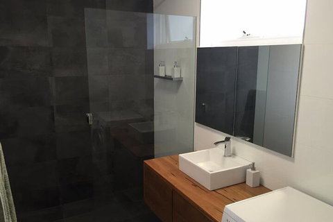 Centrepoint Units Heidelberg - Accommodation Main Beach 7