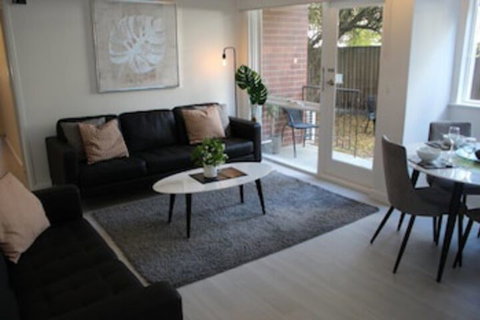 Centrepoint Units Heidelberg - Accommodation Main Beach 0