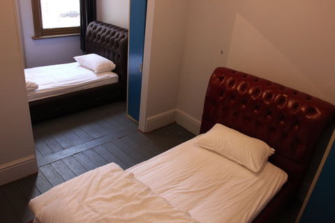 The Backpackers Imperial Hotel - Hostel - Accommodation Main Beach 5