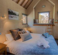 Sharpys Chalet - Accommodation Main Beach