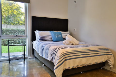 Tides Apartments - Accommodation Main Beach 2