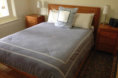 MacDonnell House Naracoorte - Accommodation Main Beach 3