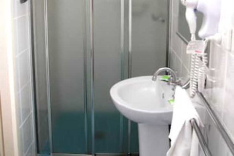 Gabriel Motor Inn - Accommodation Main Beach 4