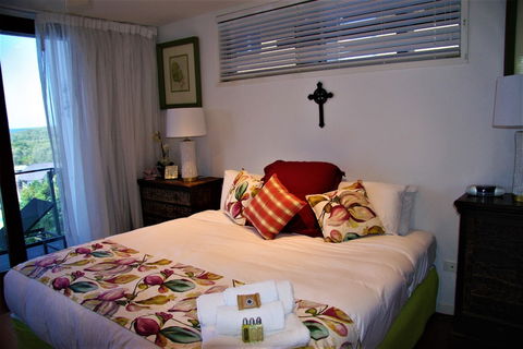 Sunrise Cove Holiday Apartments - Accommodation Main Beach 6