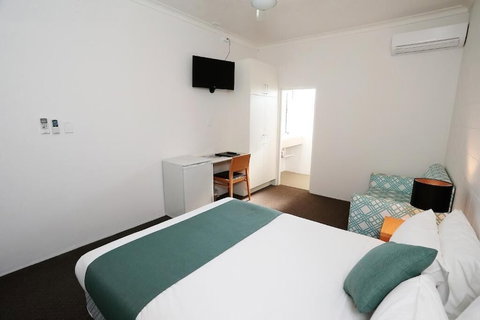 Q Express - Accommodation Main Beach 6