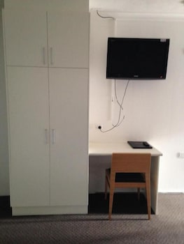 Q Express - Accommodation Main Beach 3