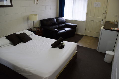 Rosebud Motel - Accommodation Main Beach 3