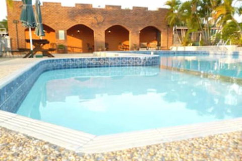 Castle Motor Lodge - Accommodation Main Beach 4