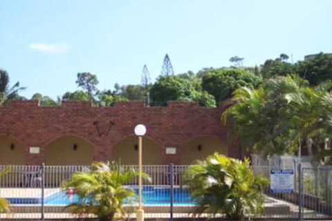 Castle Motor Lodge - Accommodation Main Beach 2