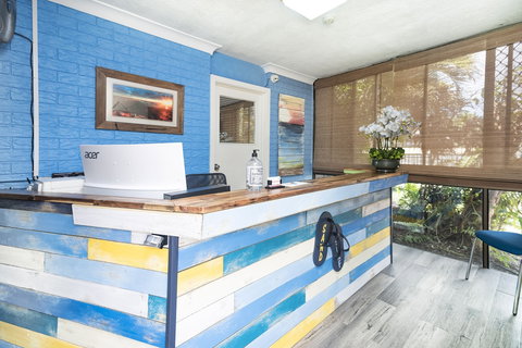 Red Star Hotels Palm Beach - Accommodation Main Beach 6