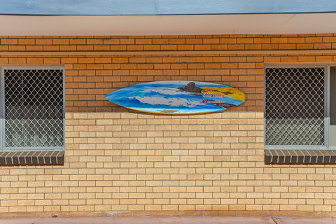 Red Star Hotels Palm Beach - Accommodation Main Beach 3