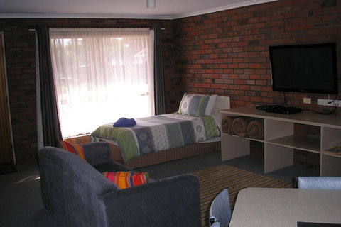 Coorrabin Motor Inn - Accommodation Main Beach 4