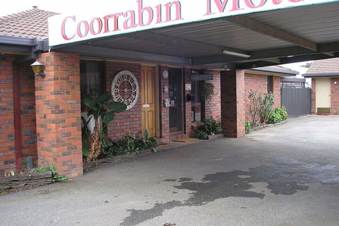 Coorrabin Motor Inn - Accommodation Main Beach 2
