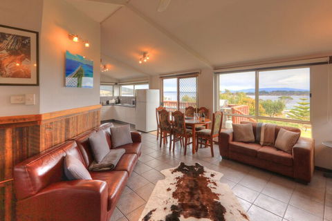 Discover Bruny Island Holiday Accommodation - Accommodation Main Beach 5