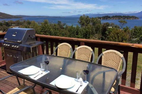 Discover Bruny Island Holiday Accommodation - Accommodation Main Beach 3