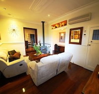 Rothwood B  B - Accommodation Main Beach
