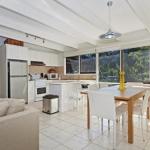 De Angelis Beach House - Accommodation Main Beach 0