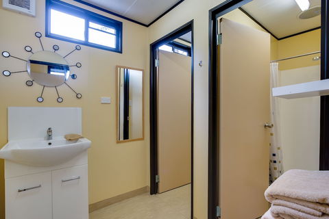 Beach Holiday Apartments Rye - Accommodation Main Beach 6